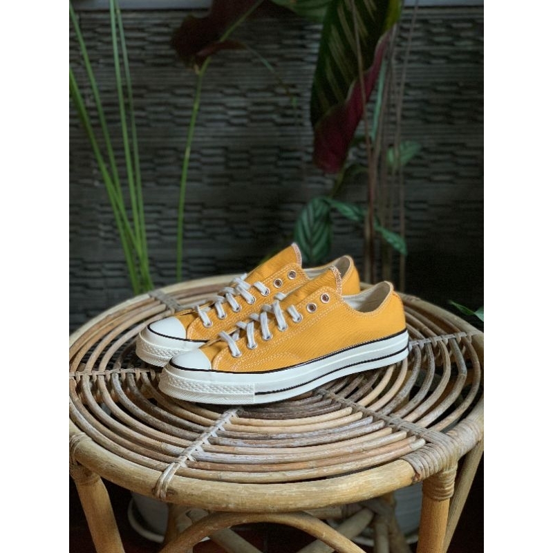 Sepatu Sneakers Converse CT 70'S Sunflower OX Original Resmi PT MAP
