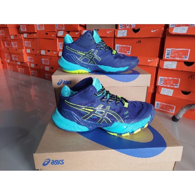 sepatu asics metaris