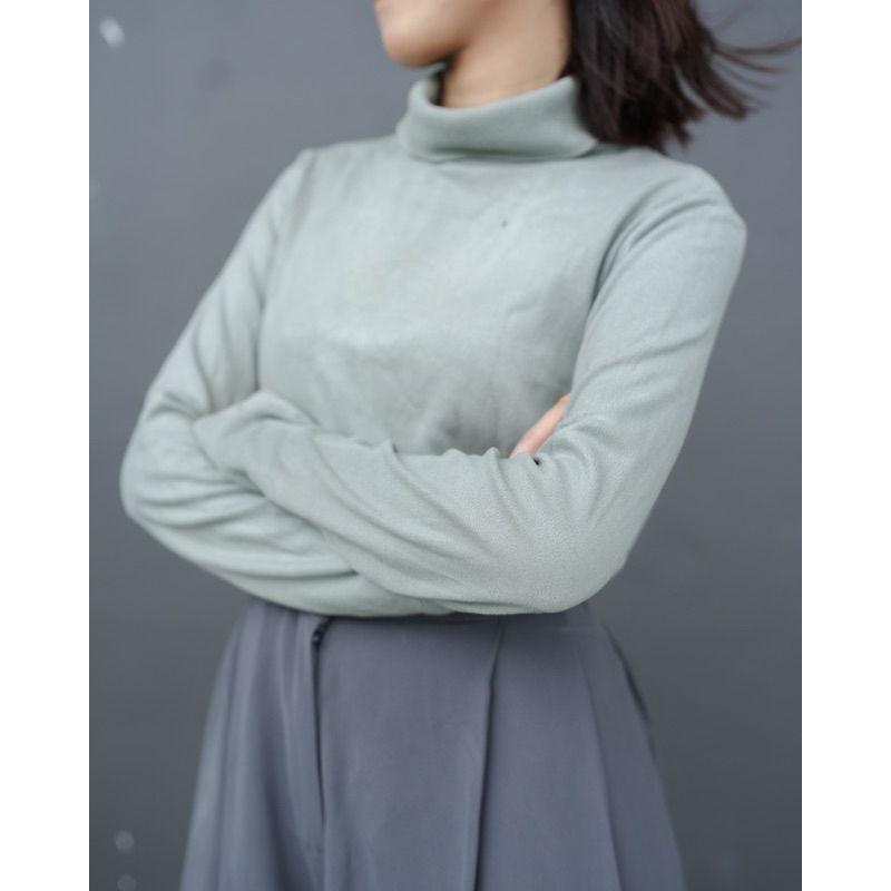 UNIQLO HEATTECH TURTLENECK