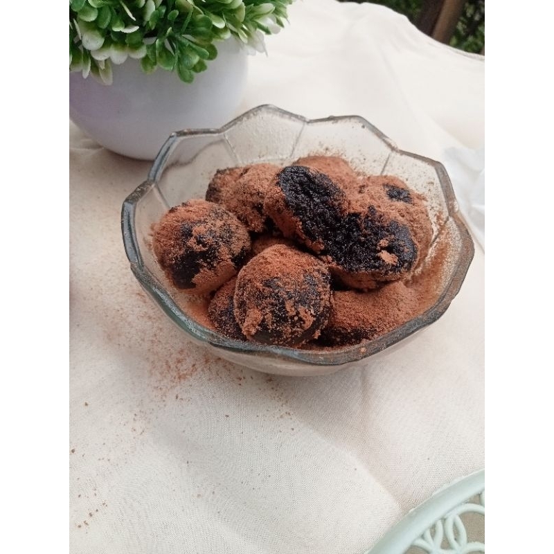 

BOOREE (Bola Oreo)