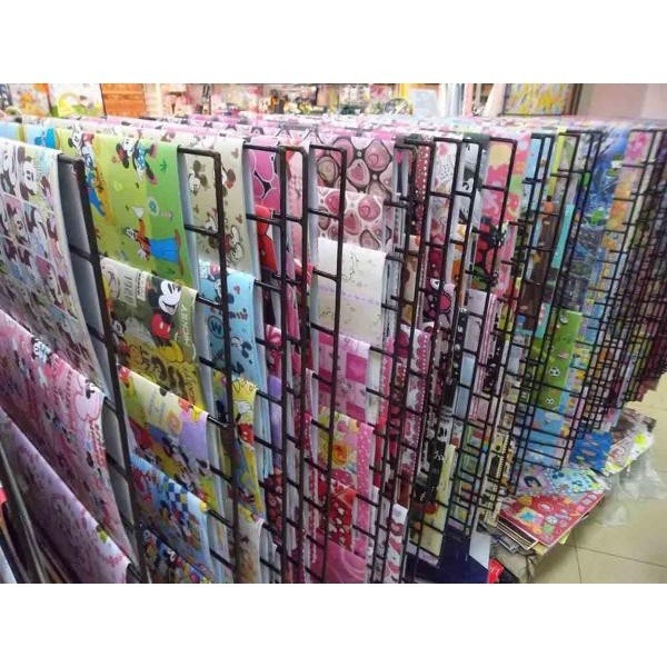 

Gift wrapping service bungkus kertas kado dan kartu ucapan EYO