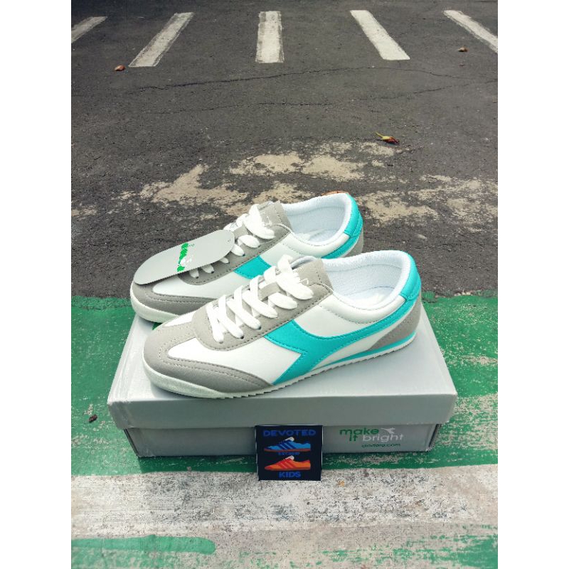 Diadora Durano