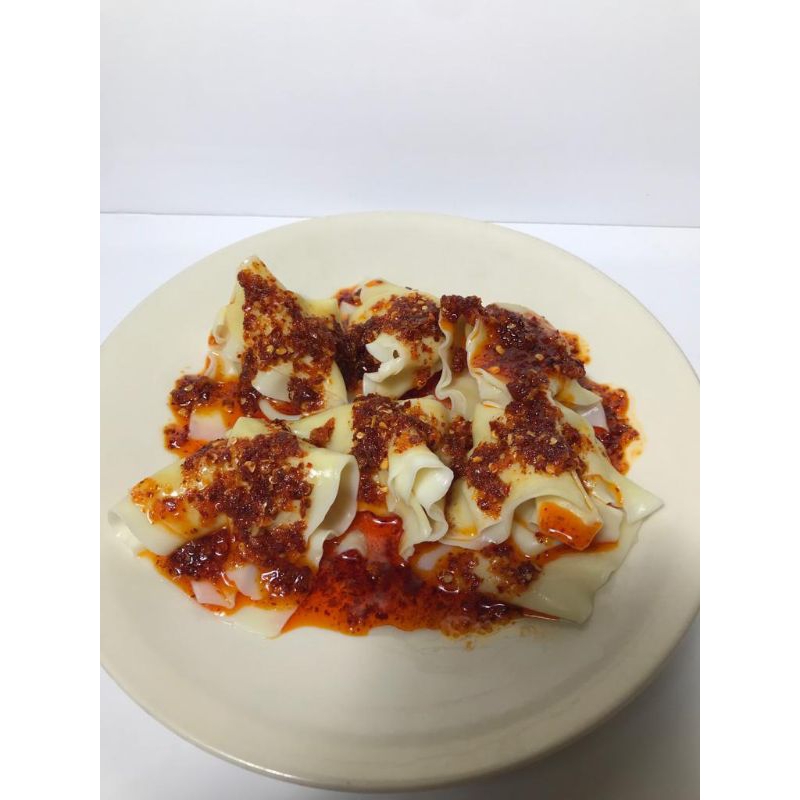 

pangsit ayam Chili oil / pangsit ayam isi keju