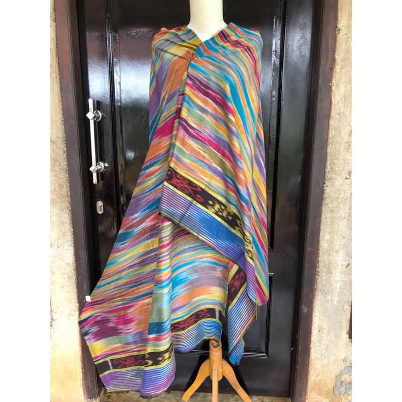 Kain tenun Kamen Pelangi Gradasi Tenun jepara