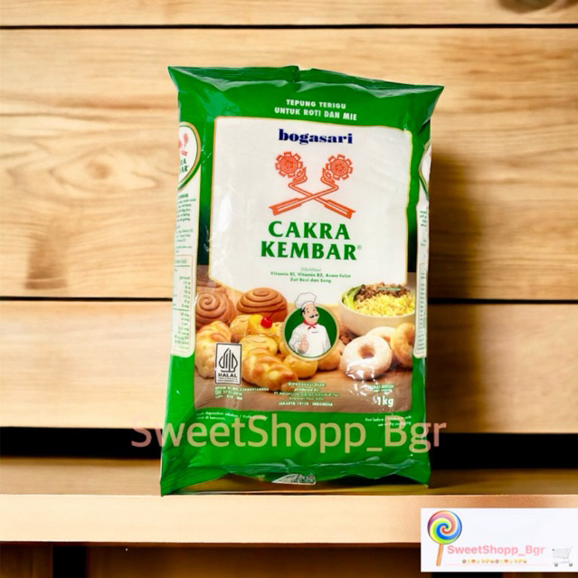 

Tepung Terigu Cakra Kembar Bogasari 1 Kg / Tepung Bogasari Kembar 1 Kg