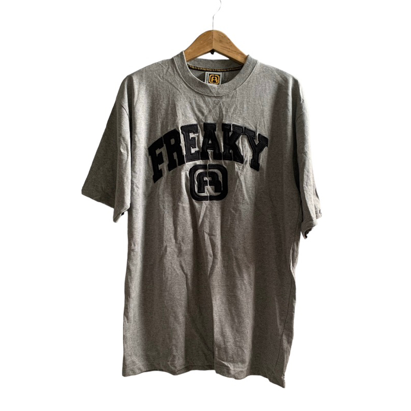 kaos freaky massive harga nett
