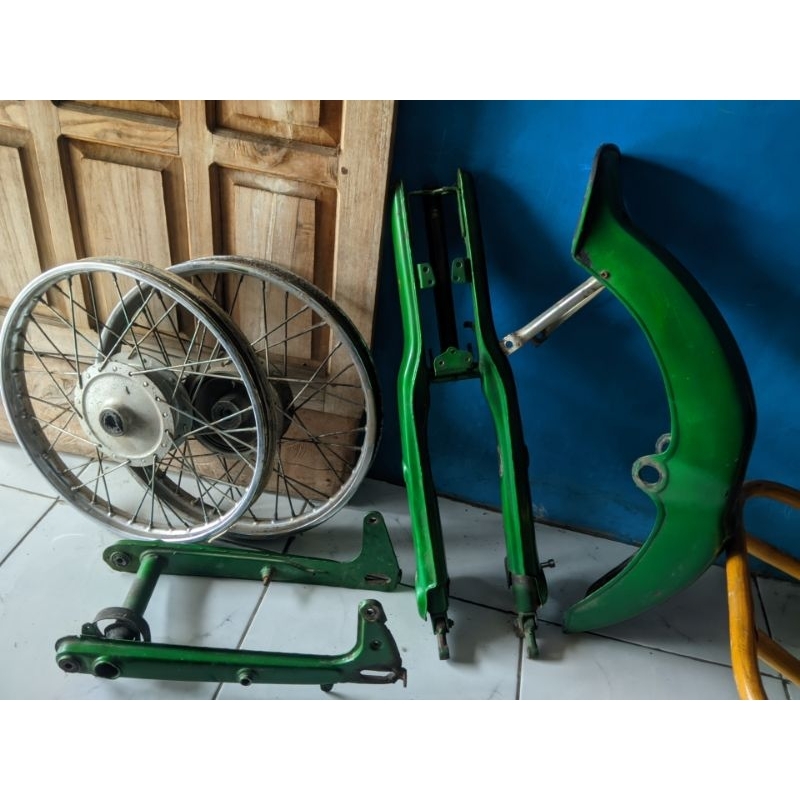 Velg, Fork, Arm, Spakboard Yamaha V80 second Original