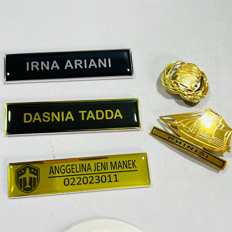 

(1 PAKET GOLD/SILVER) PAPAN nama dada akrilik resin/ PAPAN NAMA MAKASSAR / Name tag/nama dada/nametag/papan nama dada Toko oxi