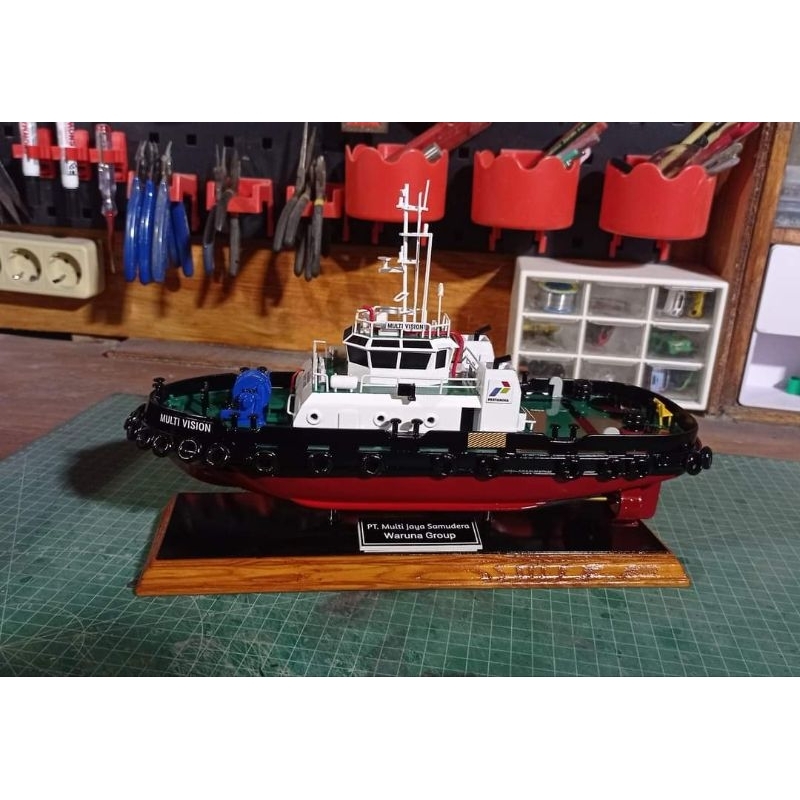 Miniatur Kapal Tugboat Multi Vision 30cm
