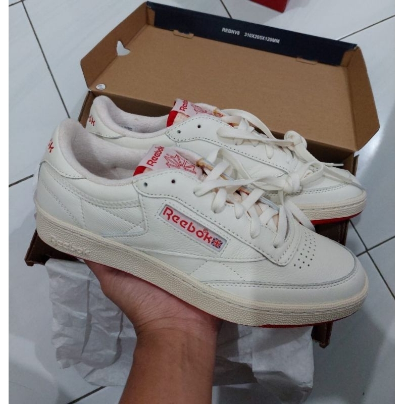 reebok club c 85 vintage white red