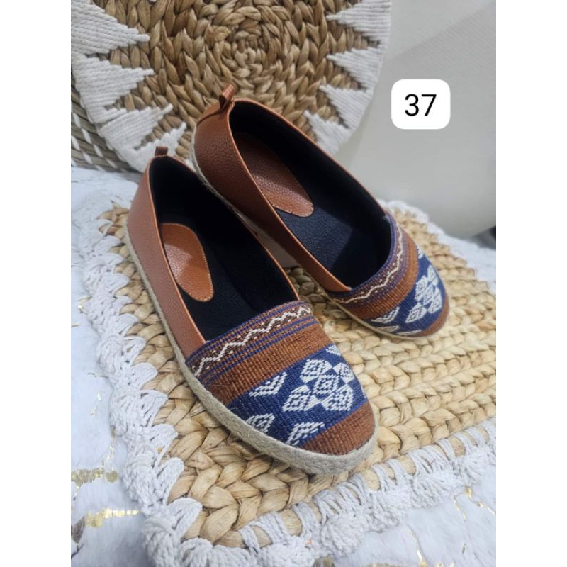 FLAT SHOES SHOES TENUN BUNA NTT, SEPATU ETNIK SLIP ON