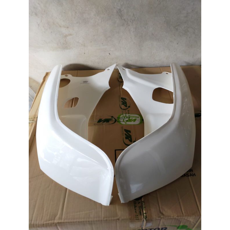 cover sayap kiri kanan honda astrea grend hitam dan putih