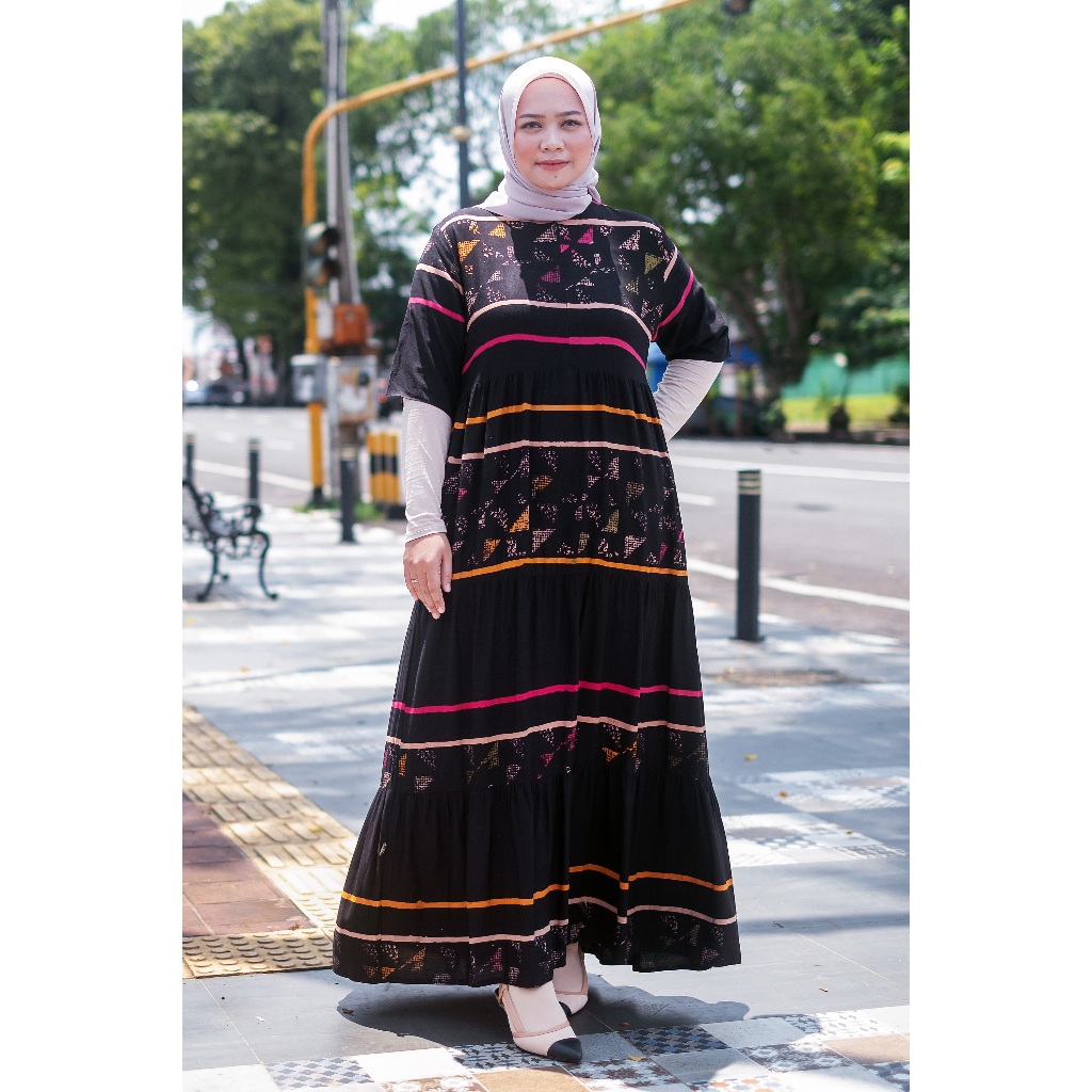 LONG DRESS MOTIF GARIS ABSTRAK BAHAN RAYON TEBAL DENGAN SAKU / LONGDRESS / SEKDRESS / SEKDRESS SUSUN