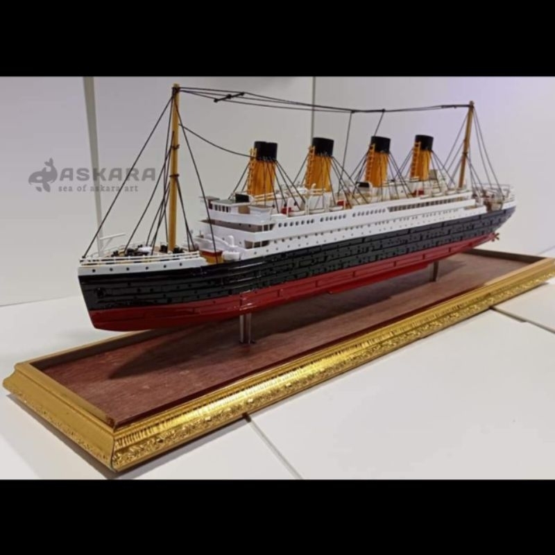 Miniatur Kapal RMS Titanic 60cm