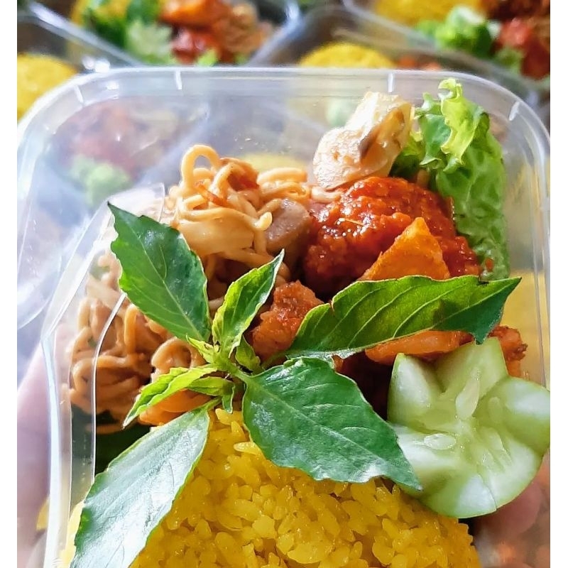 

Paket nasi kuning