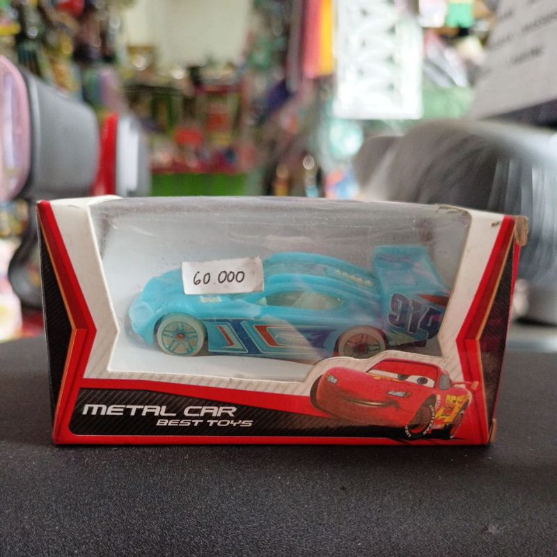 MOBILAN HOTWHEELS MODEL LIGHTNING MCQUEEN