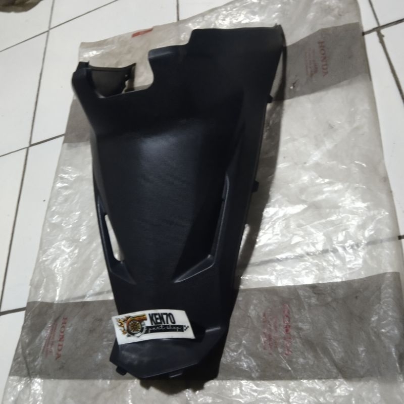 cover center cover bawah jok Vario 125 old original