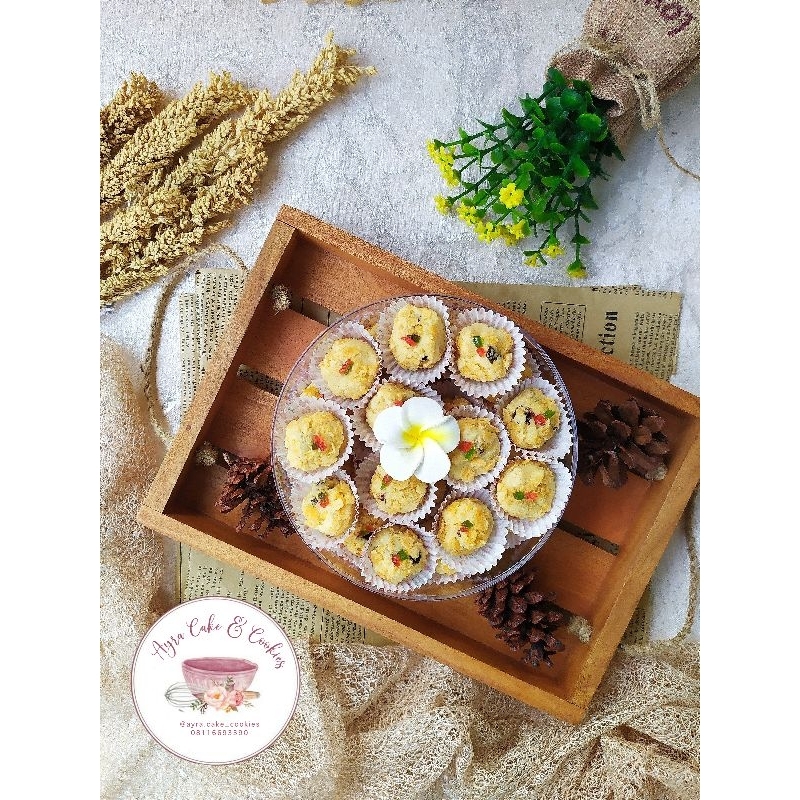 

Cornflake Mede Ayra Cake & Cookies Premium Padang