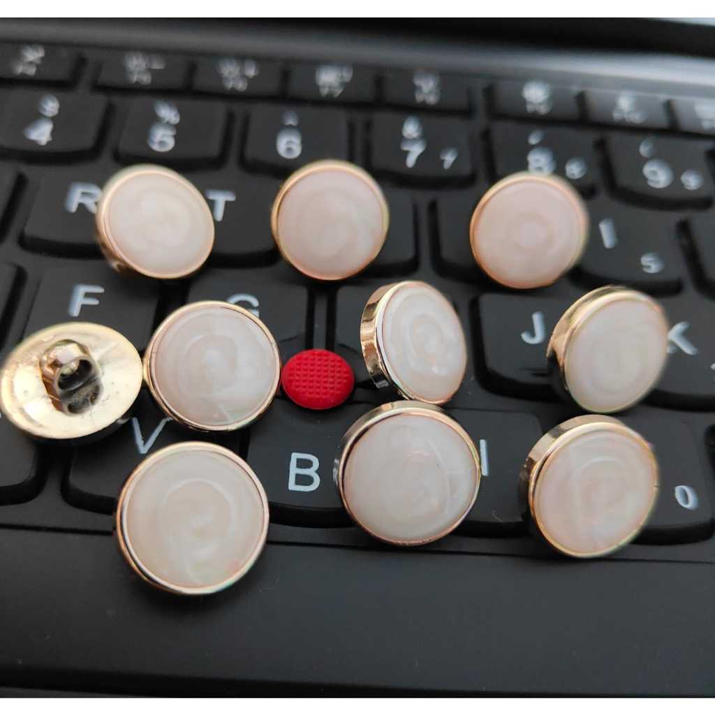 100 Pcs Kancing baju Hias mutiara abstrack  putih polos ukuran 15 mm