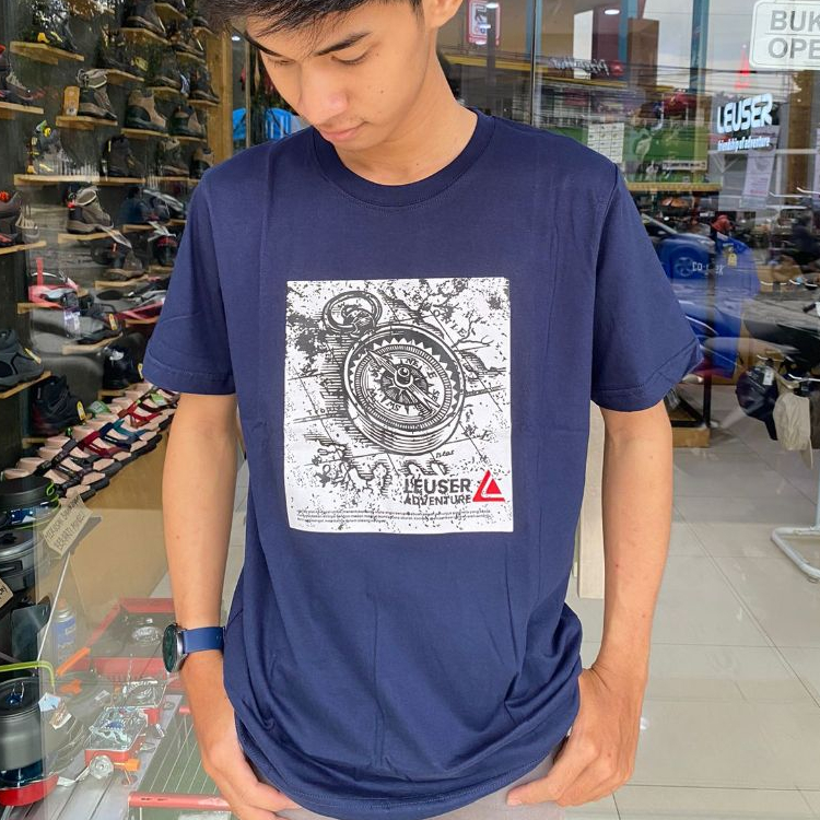 KAOS PENDEK LEUSER NAVY COMPASS JOURNEY 29