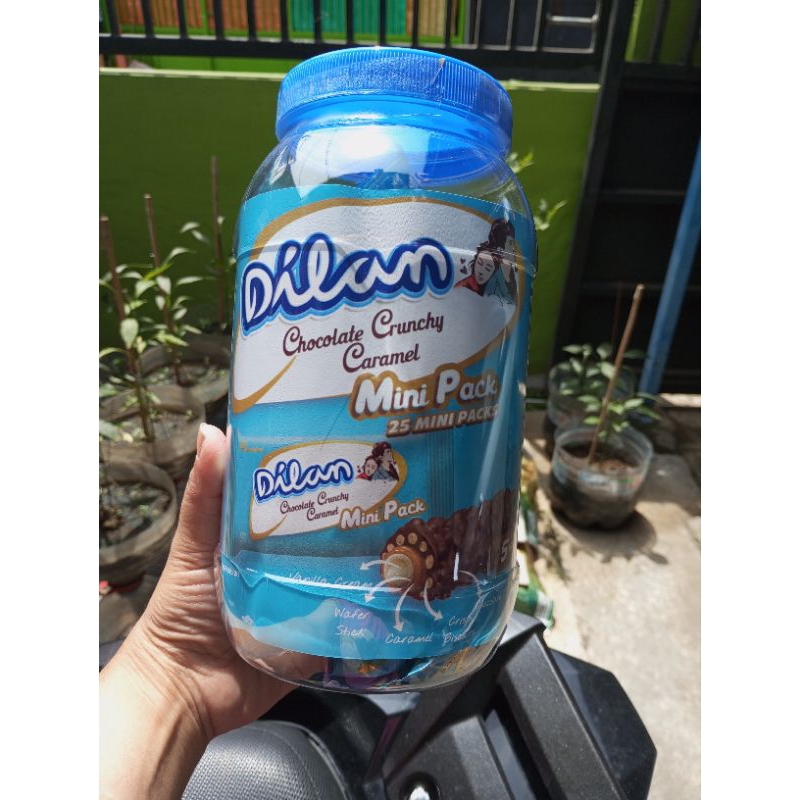 ANEKA JAJANAN KALENG LEBARAN