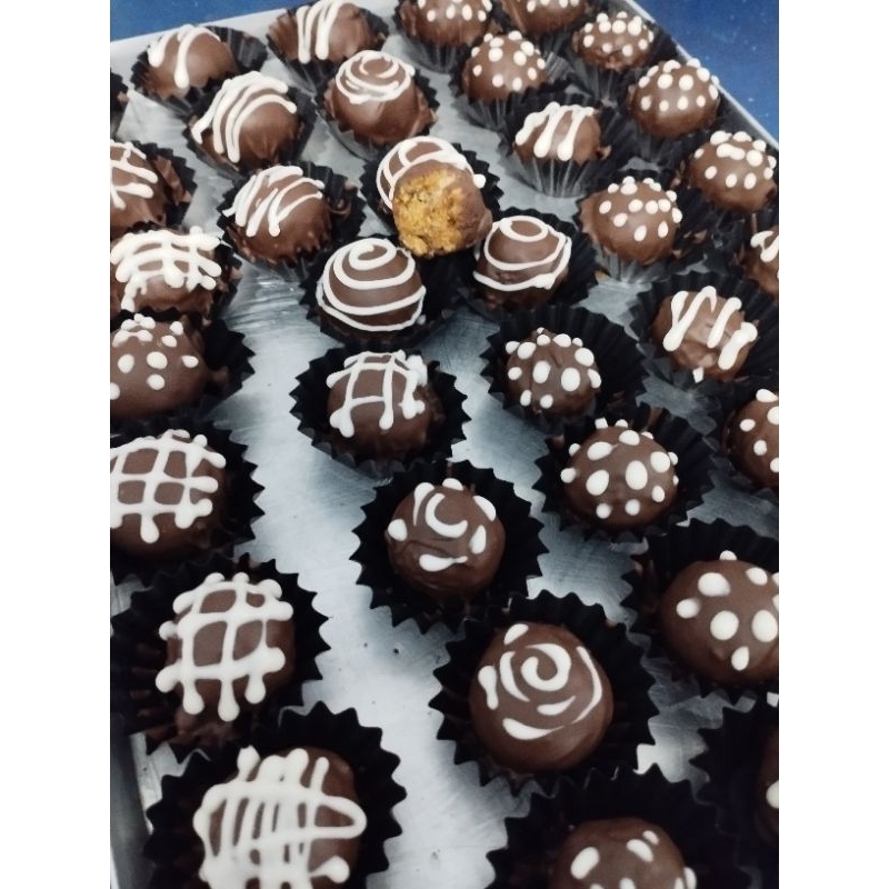 

choco peanut ball kukis coklat kacang