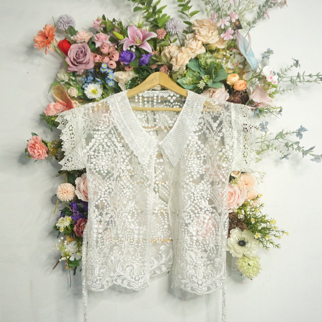 Outer brokat lace wanita Samara warna putih