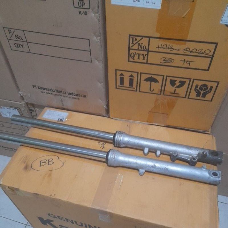 Shok Depan Kawasaki Victor Thailand pnp Ninja R Ninja SS bottom kanan kaliper kanan