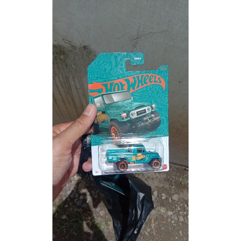 hotwheels toyota fj40 pickup