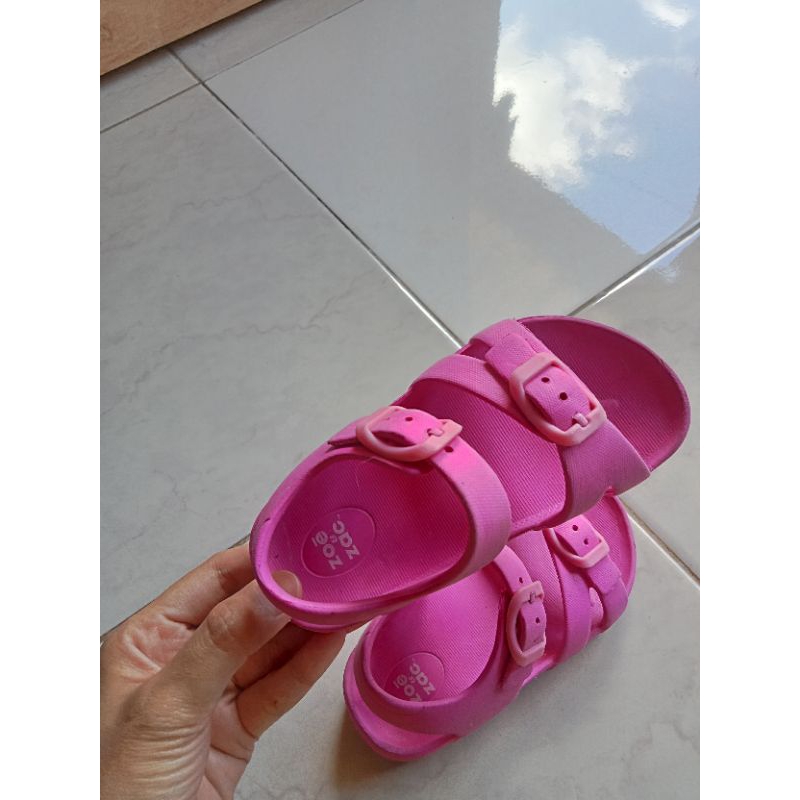Sepatu Sandal Zoe & Zac