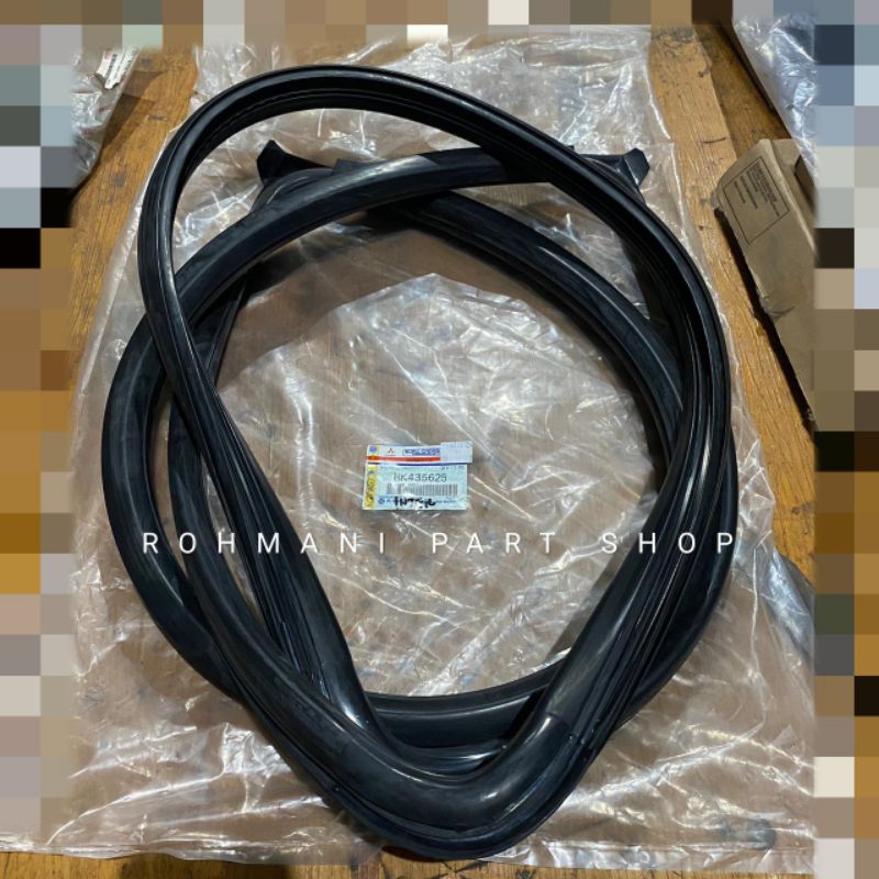 KARET KACA DEPAN CANTER PS125 ORIGINAL KTB MK435625