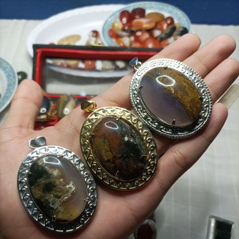 liontin pancawarna garut