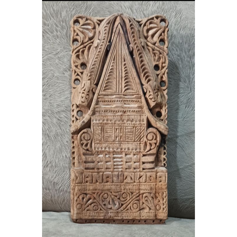 Pajangan ukiran Ori Jadul Rumah Batak Asli kuno dpan blakang sama 32cm