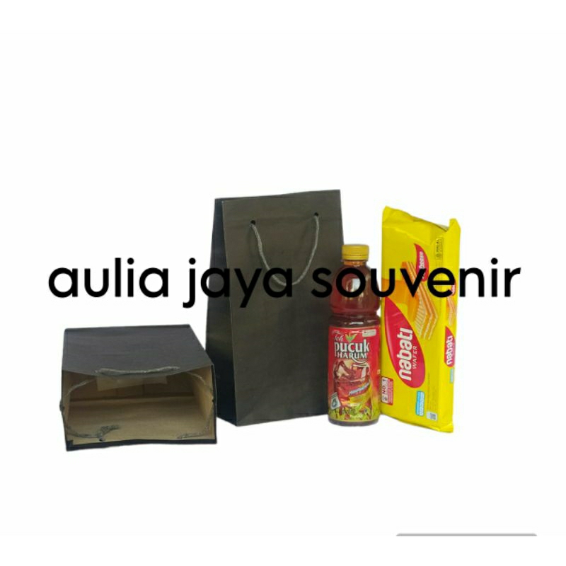 

Paperbag wafer/hatari warna hitam ukuran 15x8x25/ isi 12pcs