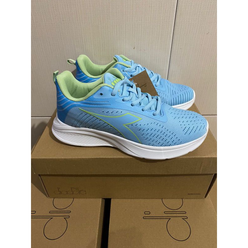 Sepatu Diadora Cewek Size 36