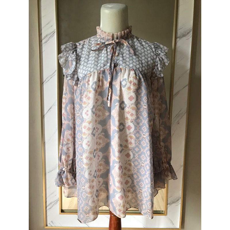Clara Blouse Wearing Klamby