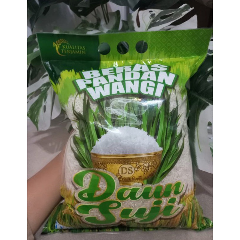 

SGL725 Terlaris Beras Kemasan Beras Zakat Fitrah 2 Kg 3 Kg Merk Daun Suji BMW Rojolele