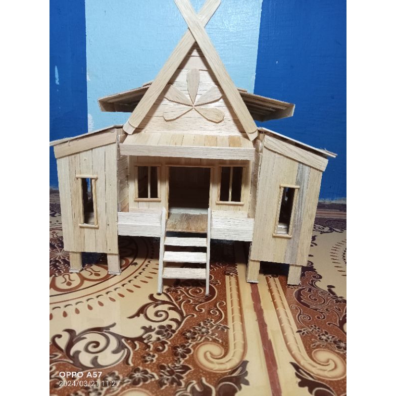 Prakarya miniatur kerajinan rumah adat Riau (selaso jatuh kembar) stik es krim pakai lampu