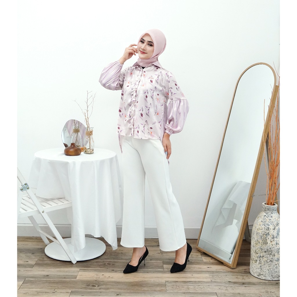 Rifela - Camelia Blouse Atasan Wanita Motif Bunga Bahan Satin Silk - Kemeja Wanita Satin Silk - Keme