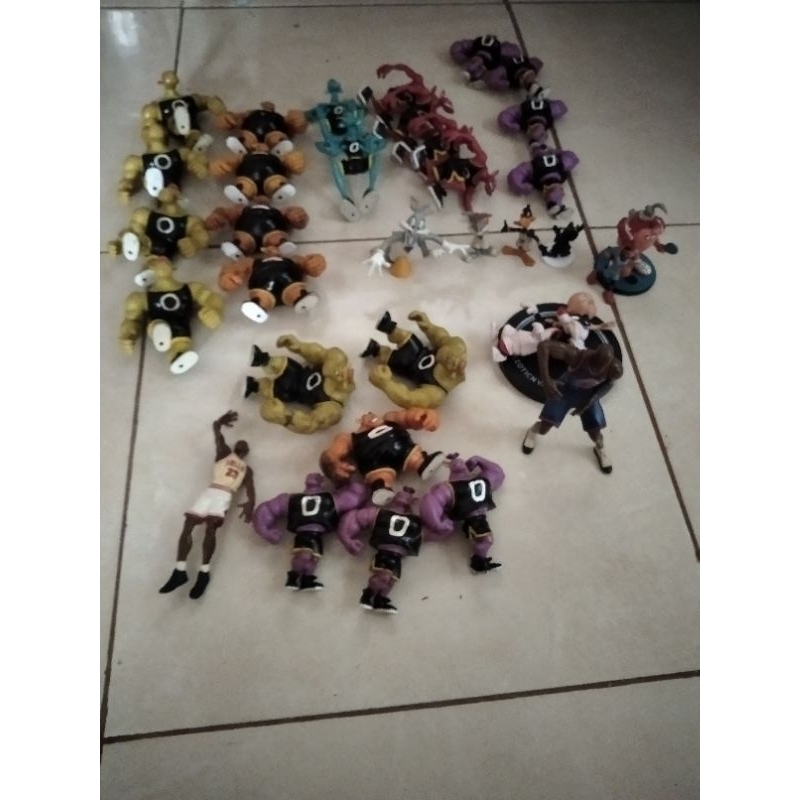 Action figure space jam