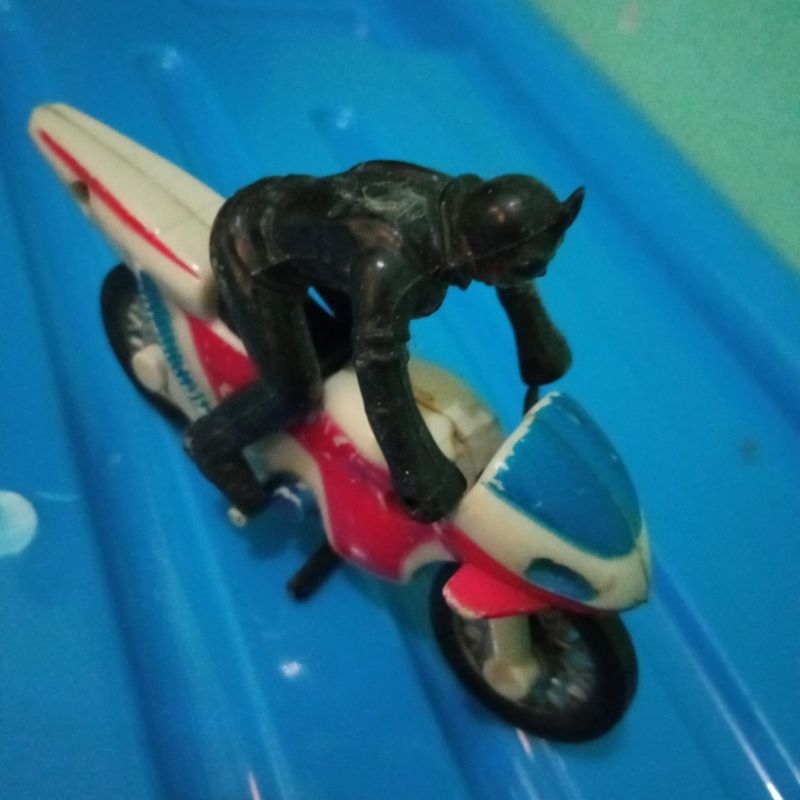 miniatur action figure ksatria baja hitam kamen rider
