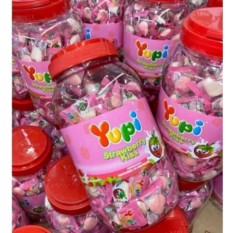 

Permen Yupi Strawberry Permen jelly