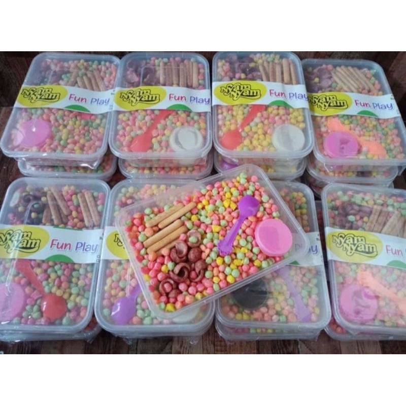 

Nyam Nyam Fun Ply Box 500ml.