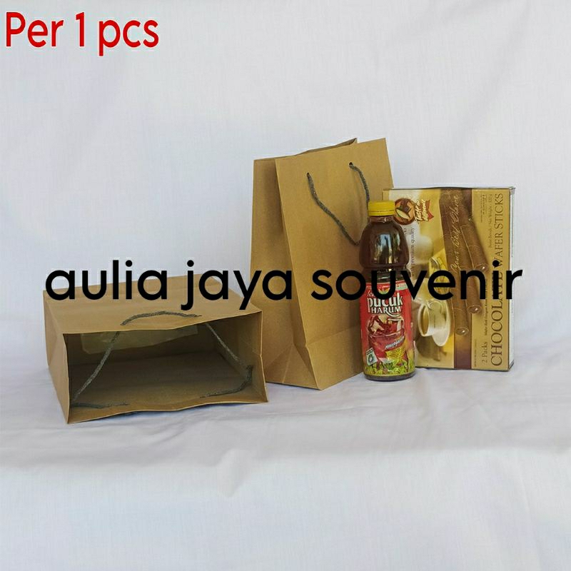 

Paperbag R-7 BK Warna Cokelat Polos Ukuran 20x10x25/ Harga Per 1pcs