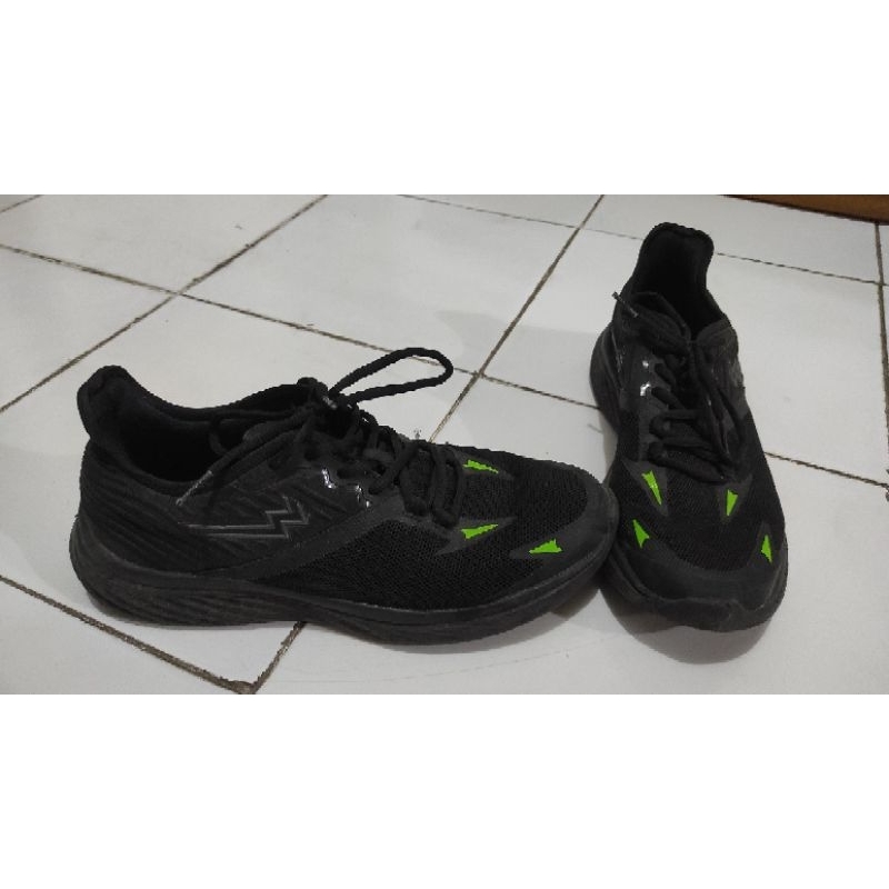 Sepatu Atletica