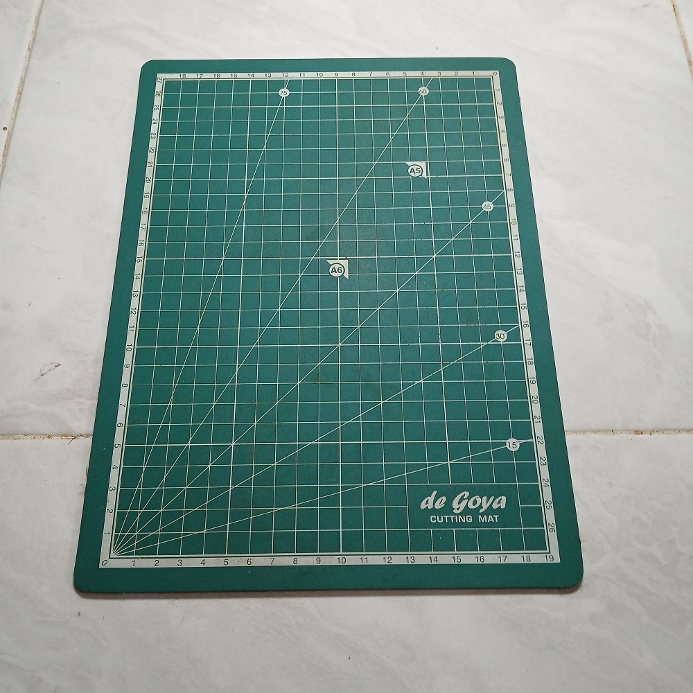 

(Bekas) Cutting Mat De Goya A4