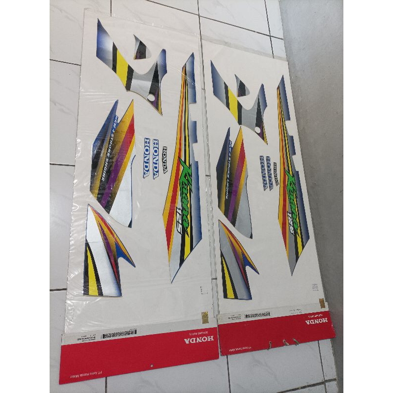 Strip striping setriping body setiker body Original Honda Kirana 125 Biru