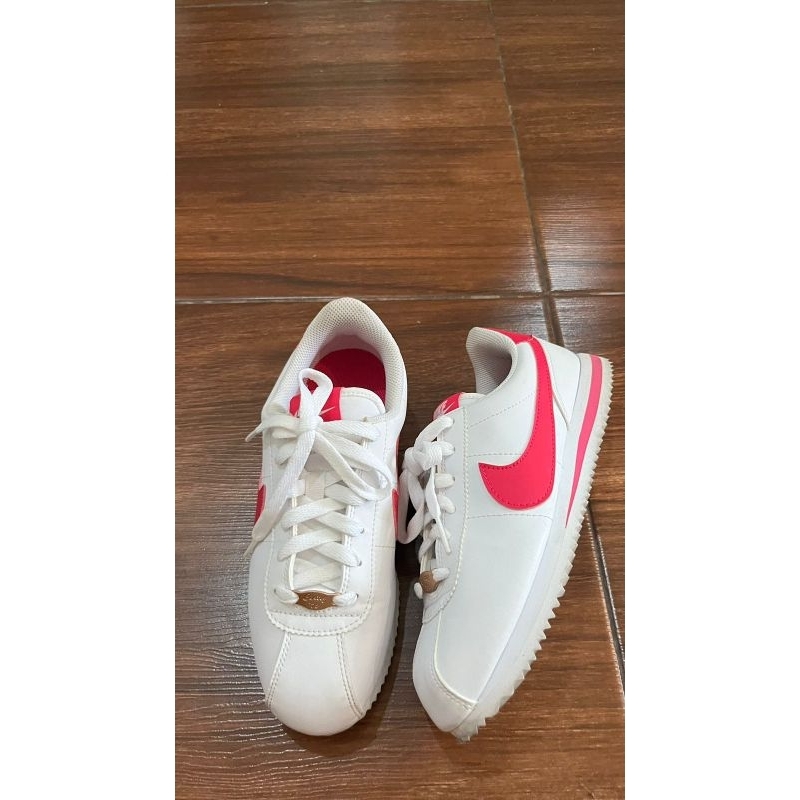 nike cortez pink