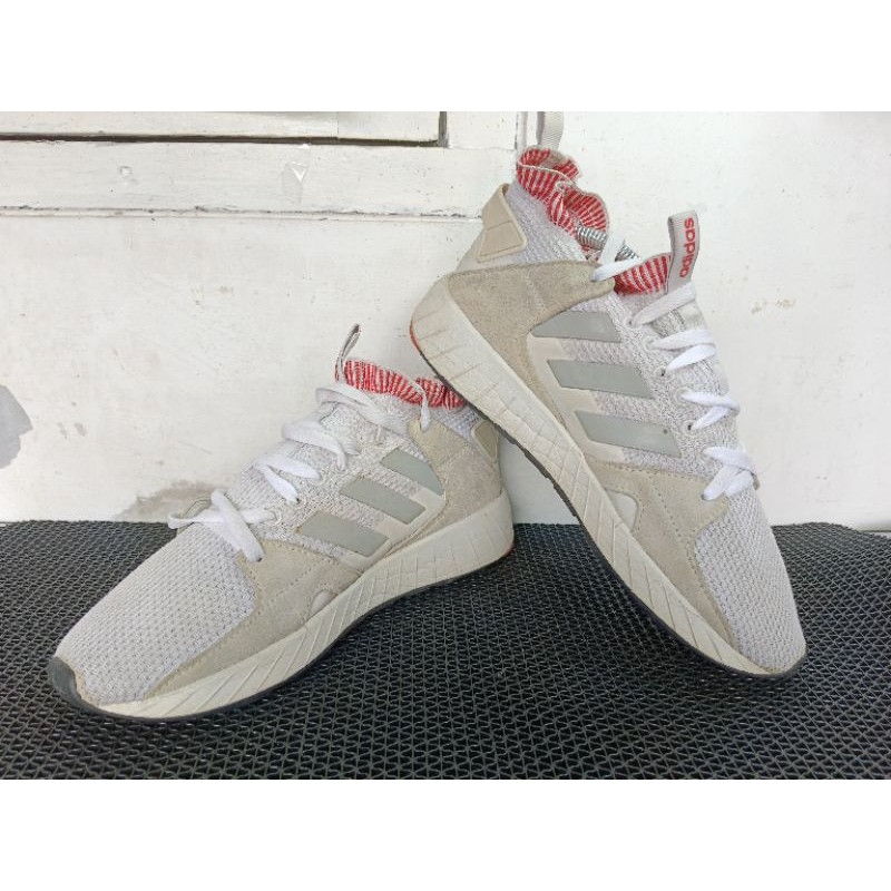 Sepatu Sneakers Adidaas Questarstrike Mid size 40