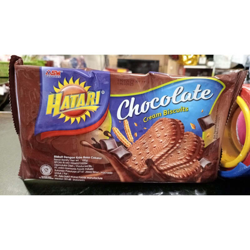 

Hatari Chocolate Cream Biscuits